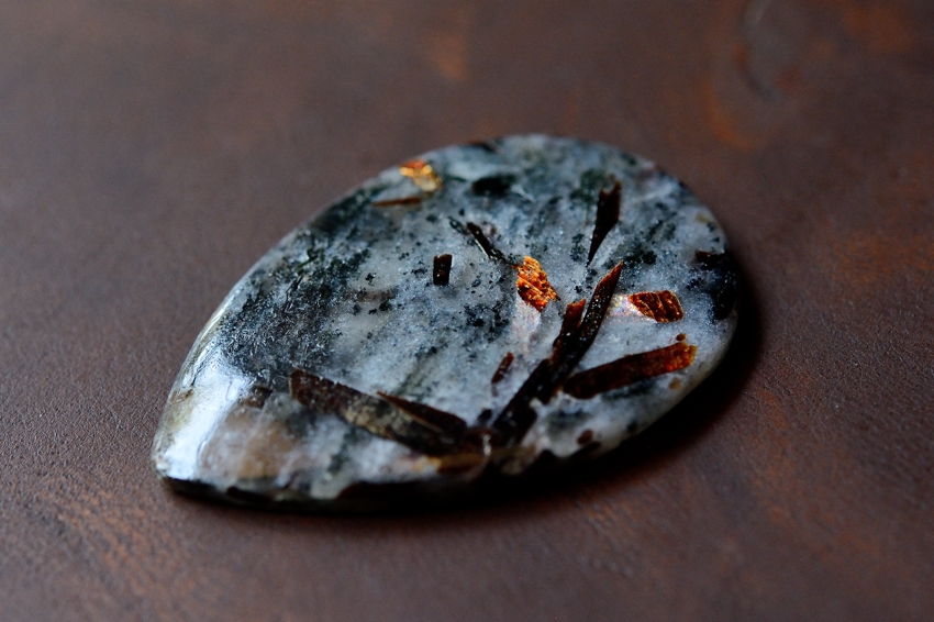 アストロフィライト)【8】天然石ルース・カボション（35.5×24.5mm）