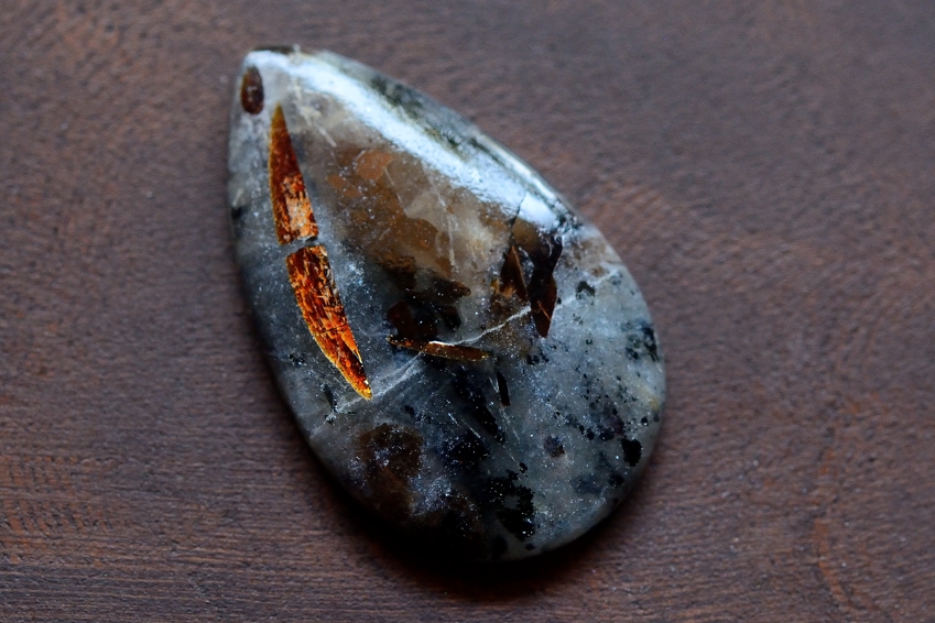 アストロフィライト)【11】天然石ルース・カボション（24×14.5mm）
