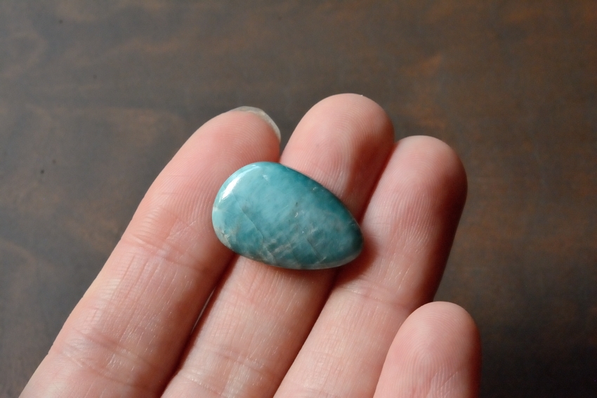 ブルーアパタイト【28】天然石ルース・カボション（20.5×13.5mm）