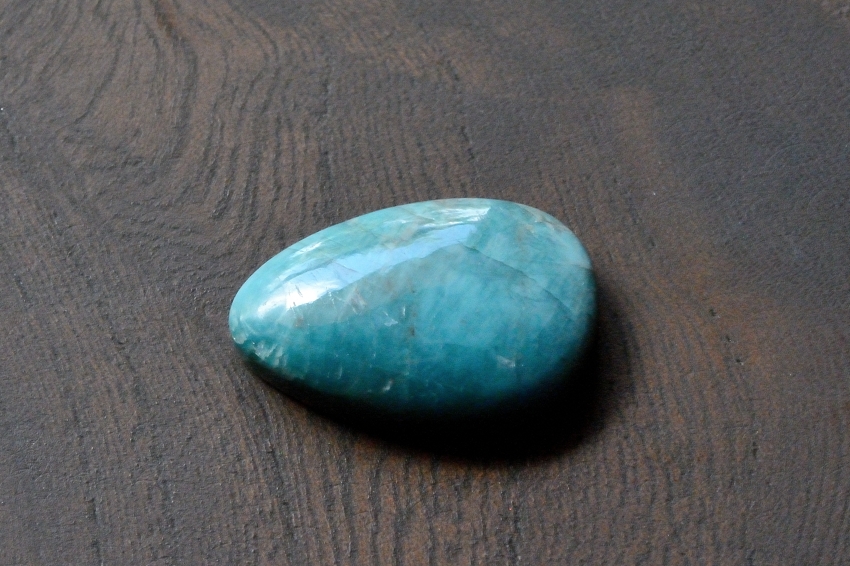 ブルーアパタイト【28】天然石ルース・カボション（20.5×13.5mm）