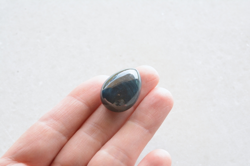 ブルーアパタイト キャッツアイ【30】天然石ルース・カボション（23×17.5mm）