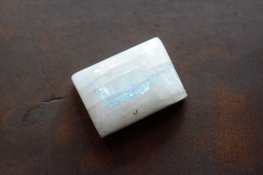 ベロモライト【41】　天然石ルース・カボション（20.5×14.5mm）