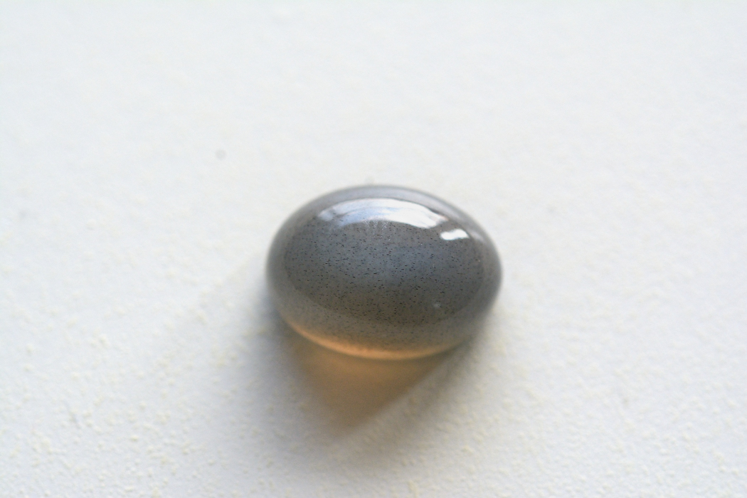 ブラックムーンストーン (キャッツアイ) 【4】天然石ルース・カボション（18.5×14.5mm）