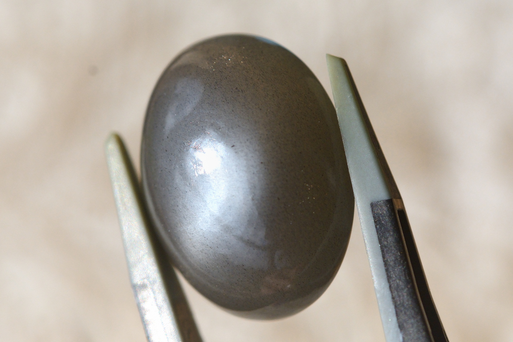 ブラックムーンストーン (キャッツアイ) 【7】天然石ルース・カボション（20.5×16mm）