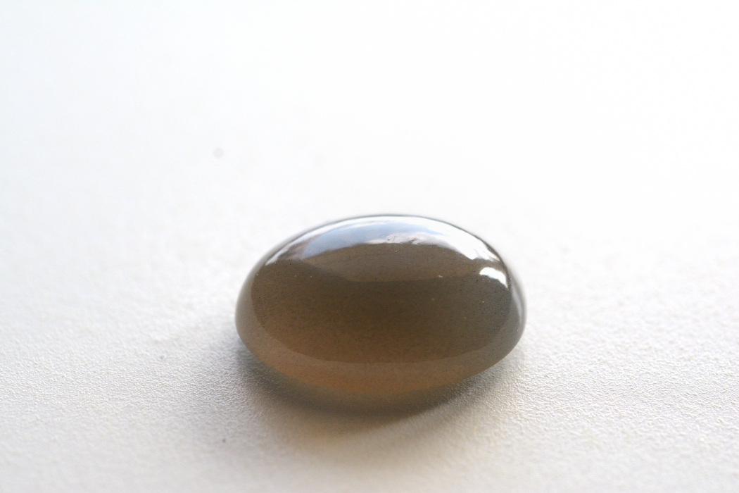ブラックムーンストーン (キャッツアイ) 【8】天然石ルース・カボション（21.5×16.5mm）