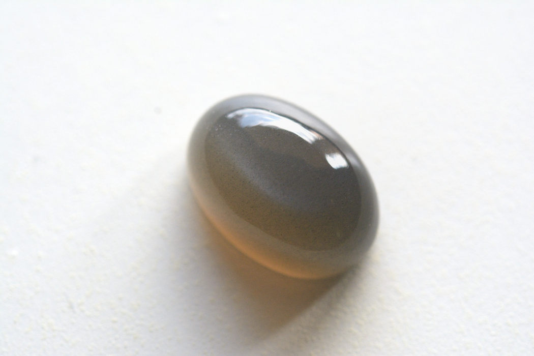 ブラックムーンストーン (キャッツアイ) 【11】天然石ルース・カボション（18×12.5mm）