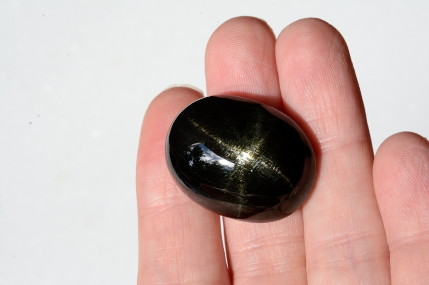 ブラックスター【2】天然石ルース・カボション　（26.5×20mm）
