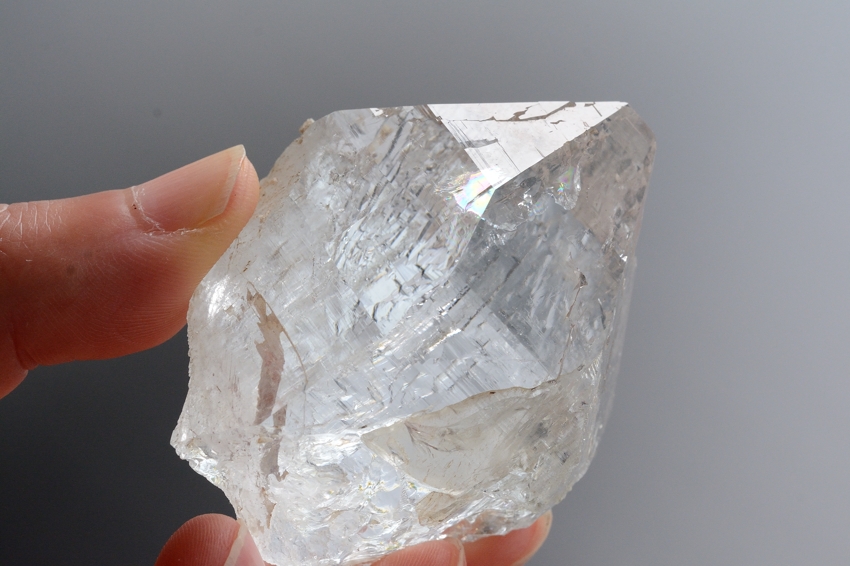 ヒマラヤ・ガネーシュヒマール産水晶　ポイント/原石【3】 （74×53×24mm）