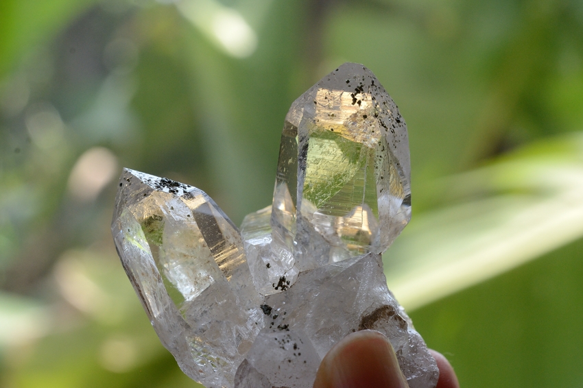 ヒマラヤ・ガネーシュヒマール産水晶　ポイント/クラスター原石【4】 （50×47×41mm）