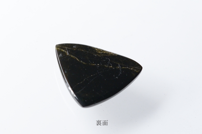 グリーントルマリン【1】天然石ルース・カボション（25×31mm）