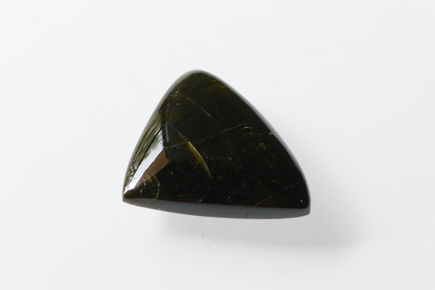グリーントルマリン【2】天然石ルース・カボション（26×31mm）
