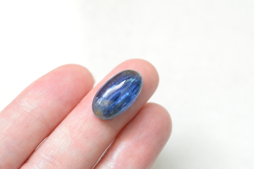 カイヤナイト（ネパール産）【23】　天然石ルース・カボション(17.5×9.5mm）