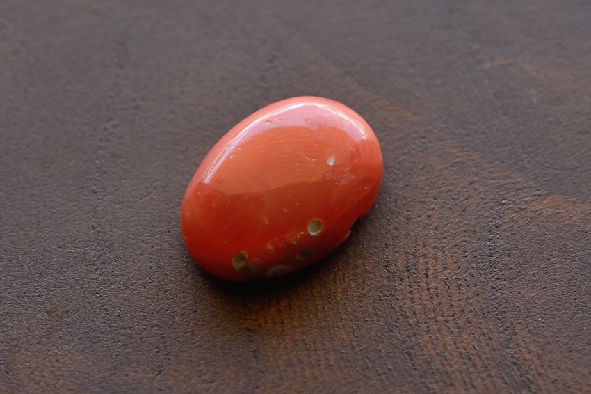 天然赤珊瑚【6】ルース・カボション　（15×11mm）