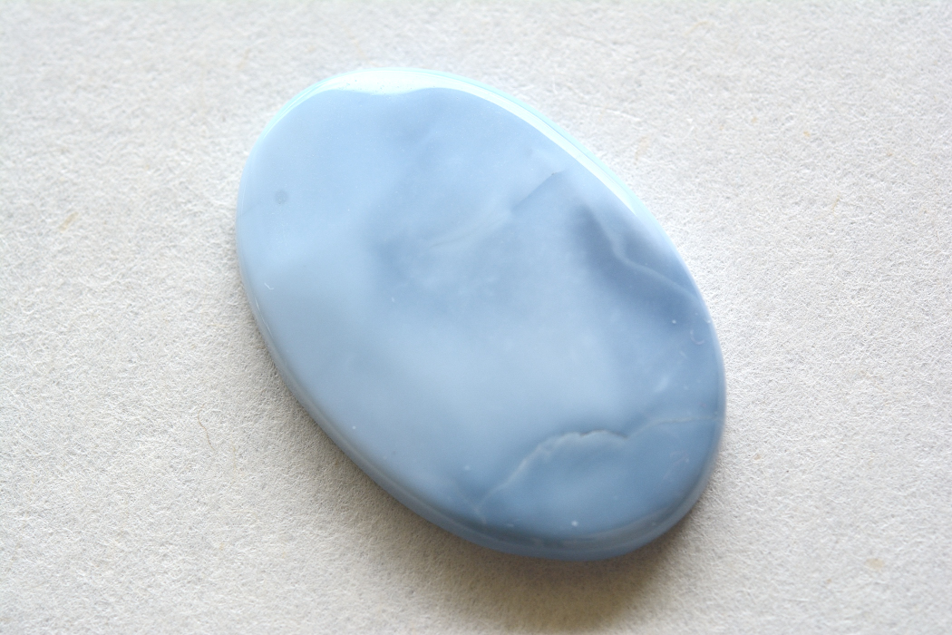 ブルーオパール（オワイヒーブルーオパール）【8】天然石ルース・カボション　（40.5×27mm）