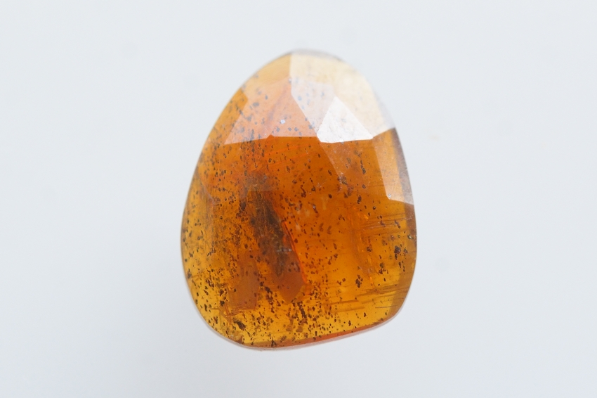 オレンジカイヤナイト【1】天然石ルース・カボション・ローズカット（12×9mm）