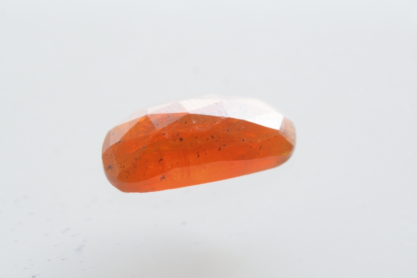 オレンジカイヤナイト【8】天然石ルース・カボション・ローズカット（13×7mm）