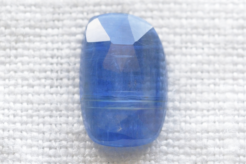 カイヤナイト（ネパール産）【34】　天然石ルース・カボション・ローズカット(11.5×7.5mm）