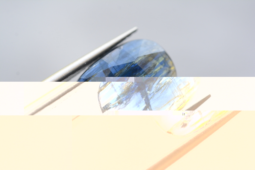 カイヤナイト（ネパール産）【39】　天然石ルース・カボション・ローズカット(13.5×9.5mm）
