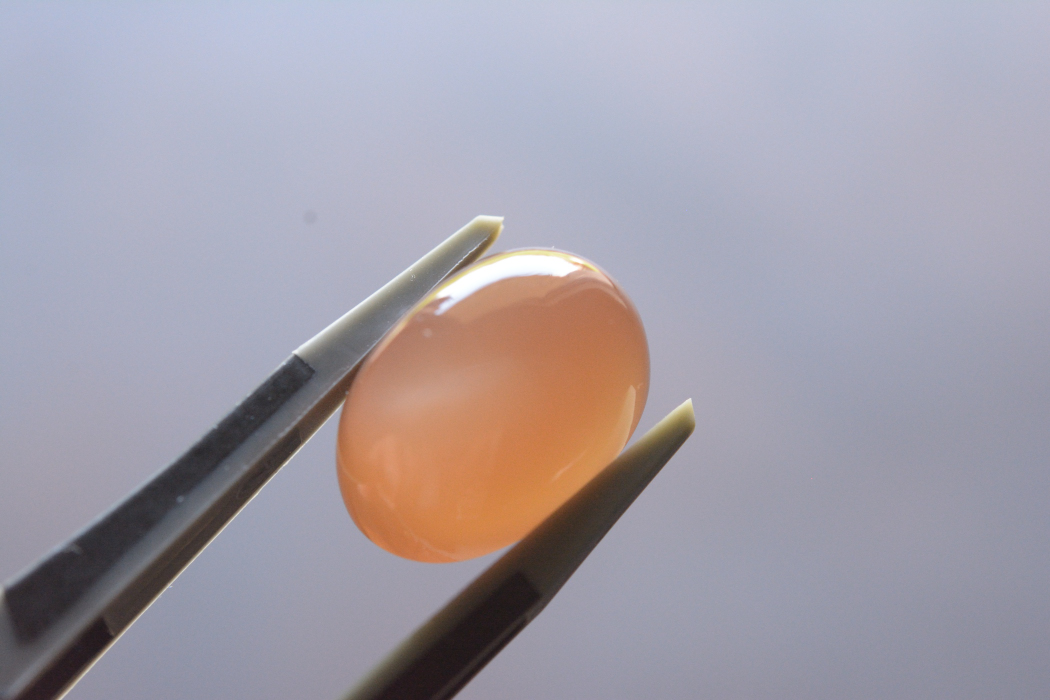 オレンジムーンストーン【10】ルース・カボション（15.5×11mm）