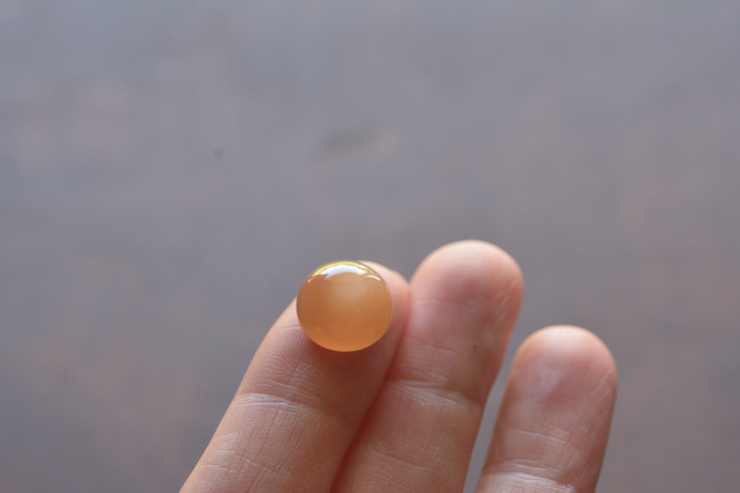 オレンジムーンストーン【15】ルース・カボション（11.5×11.5mm）