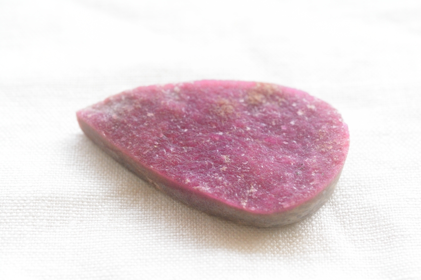 ピンクコバルトカルサイト（ドゥルージー）【7】天然石ルース・カボション（51×32mm）