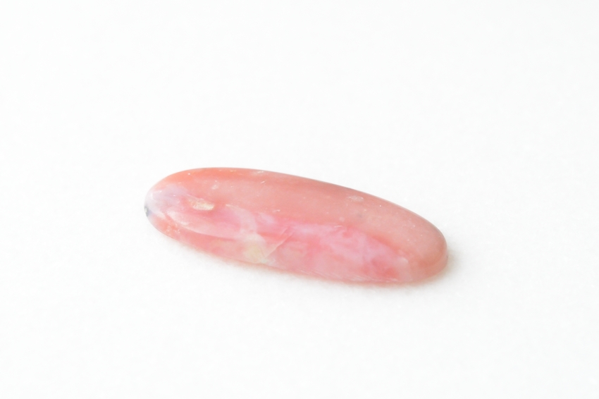 ピンクオパール【2】天然石ルース・カボション（46.5×18mm）