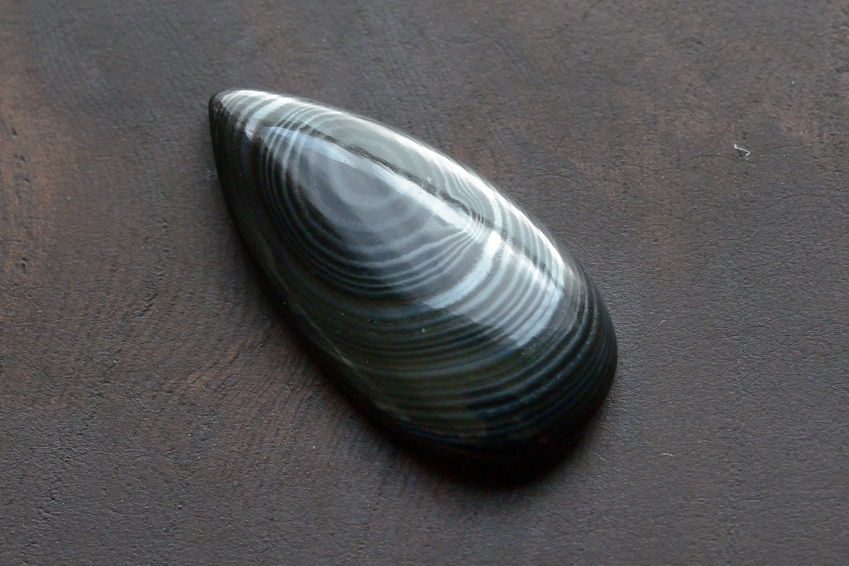 サイロメレーン【3】天然石ルース・カボション（31×15.5mm）