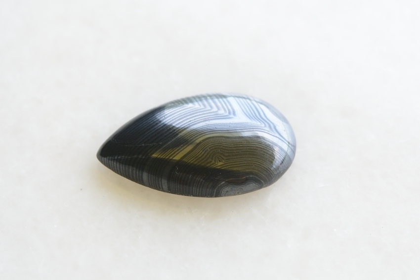 サイロメレーン【10】天然石ルース・カボション（31×19.5mm）