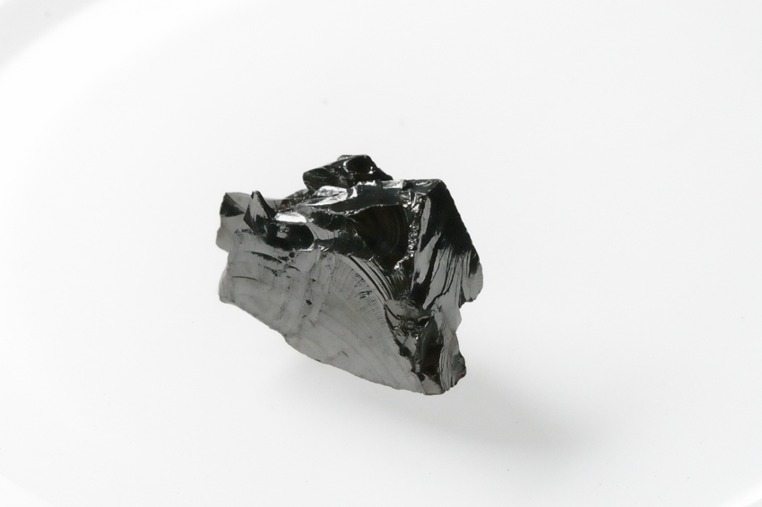 シュンガイト【16】天然石　原石（34×19.5×15.5mm）