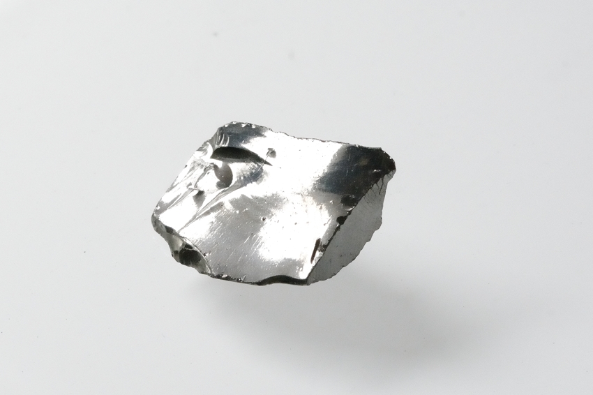 シュンガイト【20】天然石　原石（26×18.5×10mm）
